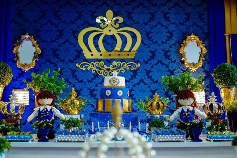 How to Hire a Magician for a Birthday Party in Sugar Land, TX (And Why Close-Up Magic Is the Move)